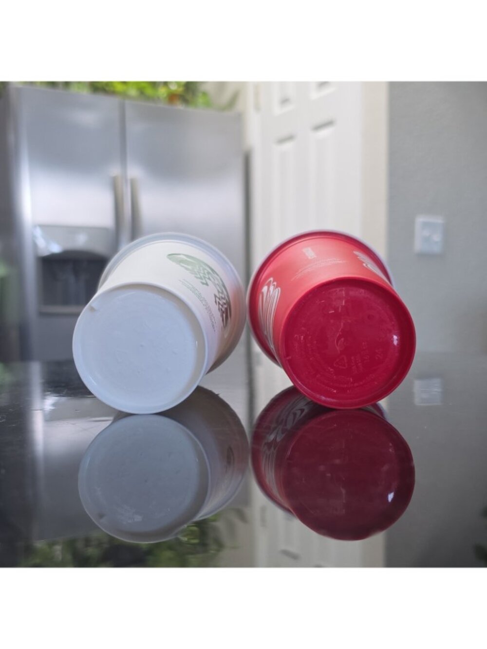 STARBUCKS Reusable Cups with Lids 16.oz (LOT OF 2), White 2014, Holiday Cup 2022 - Picture 3 of 6